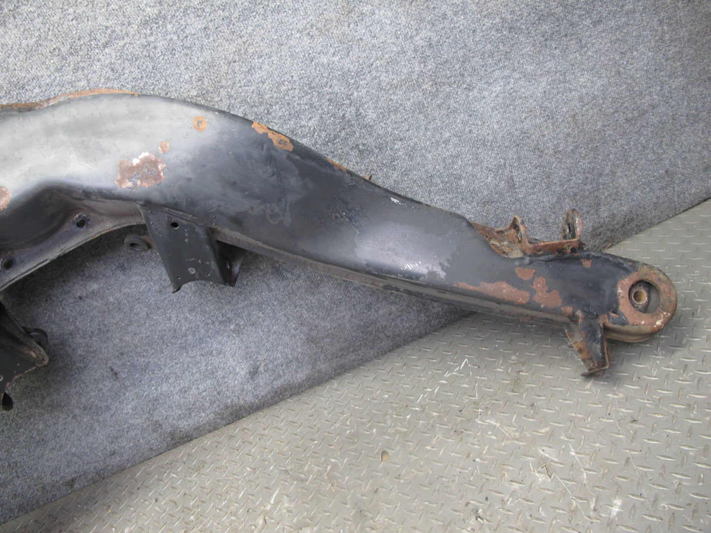 77-85 Mercedes W123 300D Rear Suspension Subframe Frame Crossmember Carrier OEM