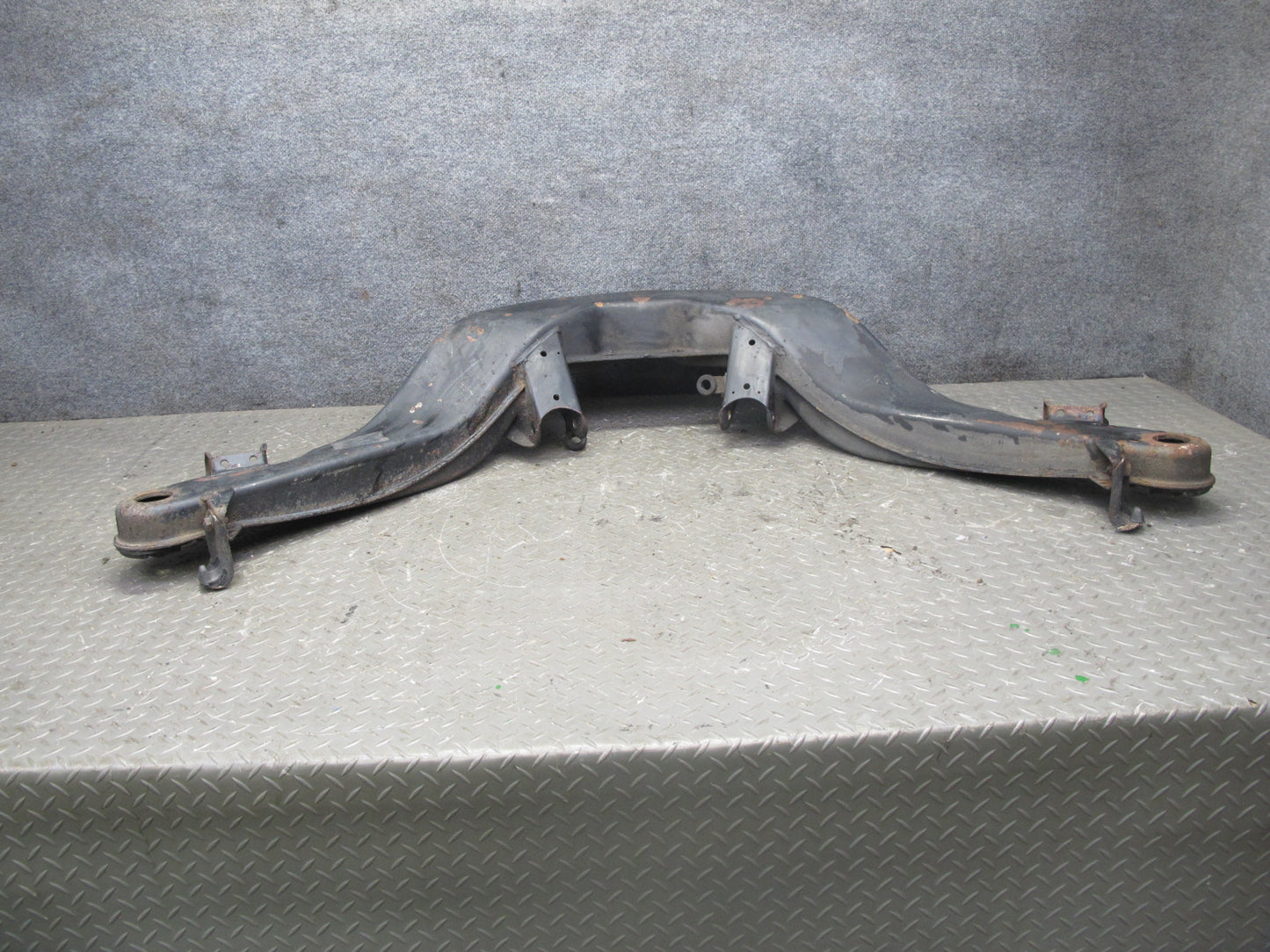 77-85 Mercedes W123 300D Rear Suspension Subframe Frame Crossmember Carrier OEM
