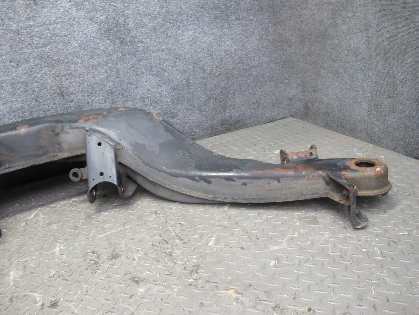 77-85 Mercedes W123 300D Rear Suspension Subframe Frame Crossmember Carrier OEM