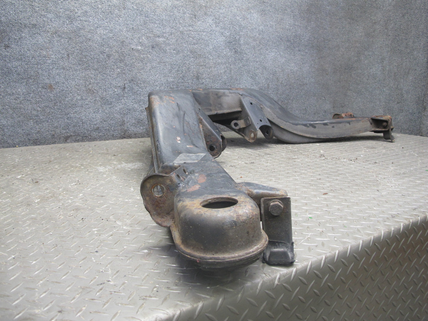 77-85 Mercedes W123 300D Rear Suspension Subframe Frame Crossmember Carrier OEM