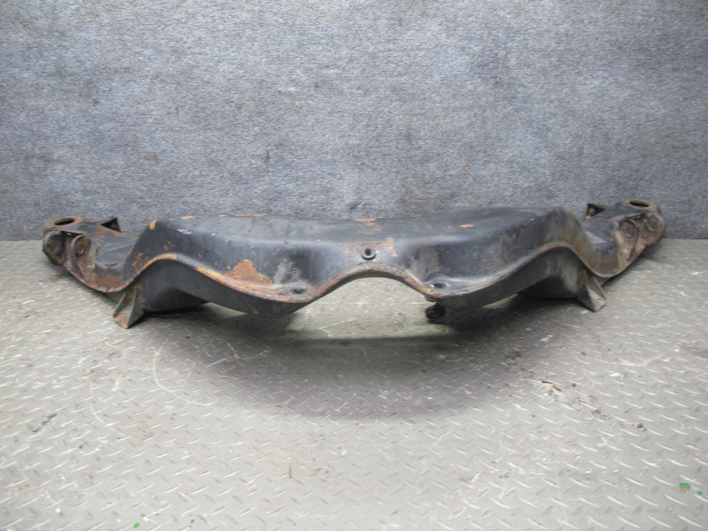 77-85 Mercedes W123 300D Rear Suspension Subframe Frame Crossmember Carrier OEM