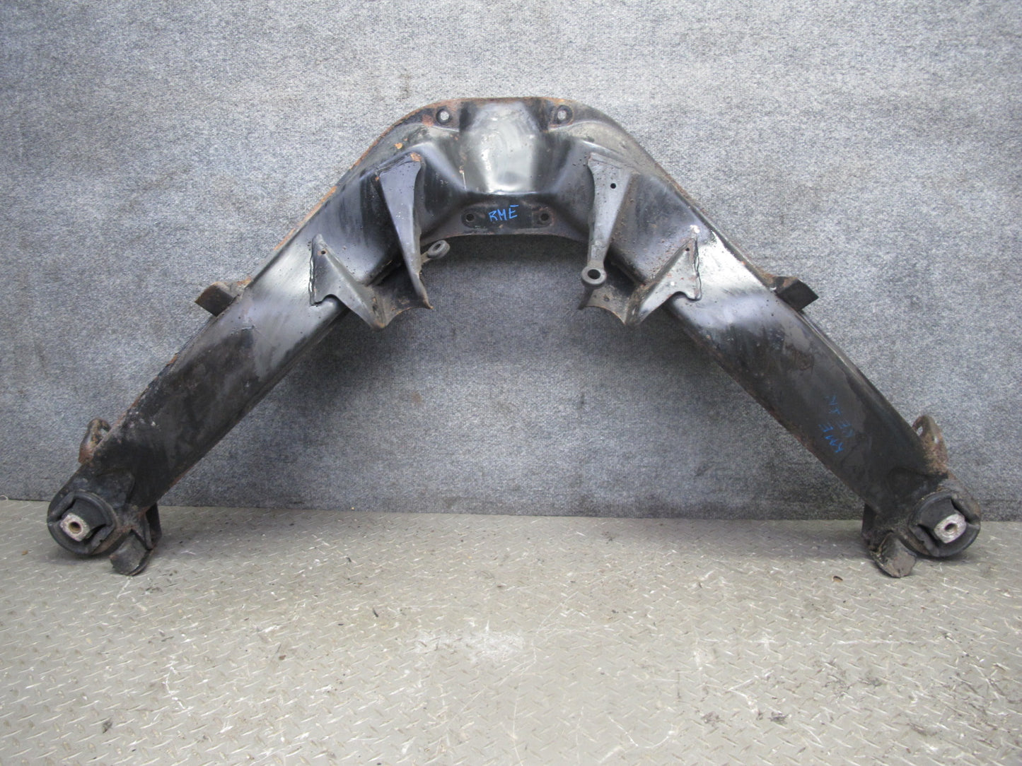 77-85 Mercedes W123 300D Rear Suspension Subframe Frame Crossmember Carrier OEM