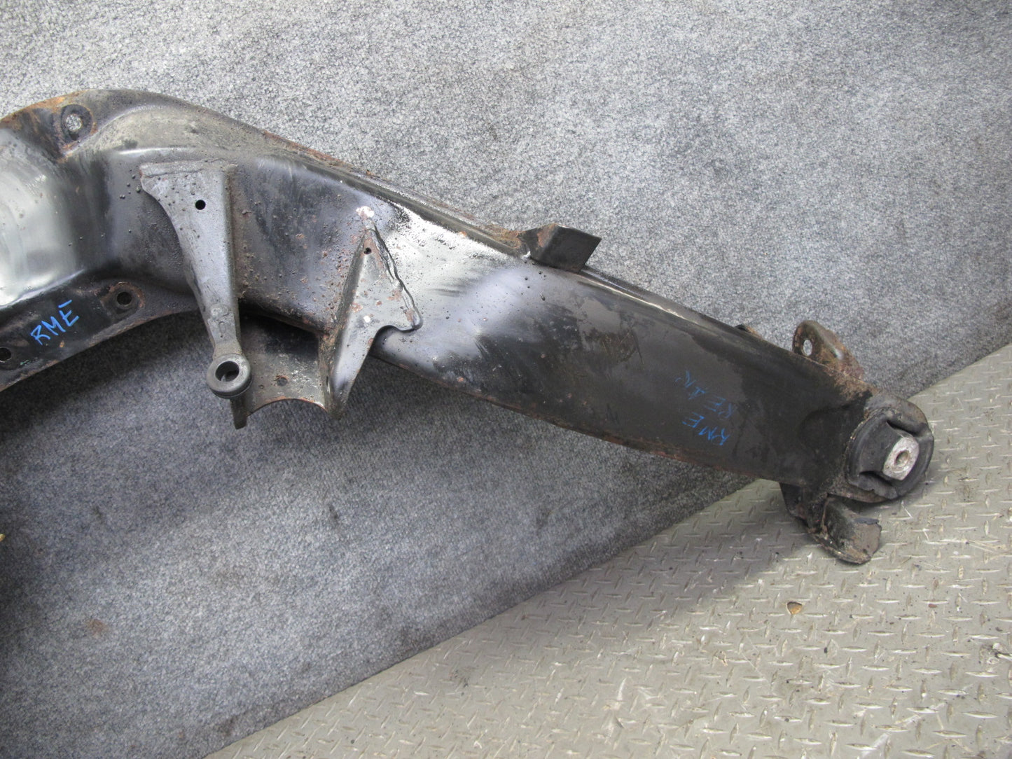 77-85 Mercedes W123 300D Rear Suspension Subframe Frame Crossmember Carrier OEM