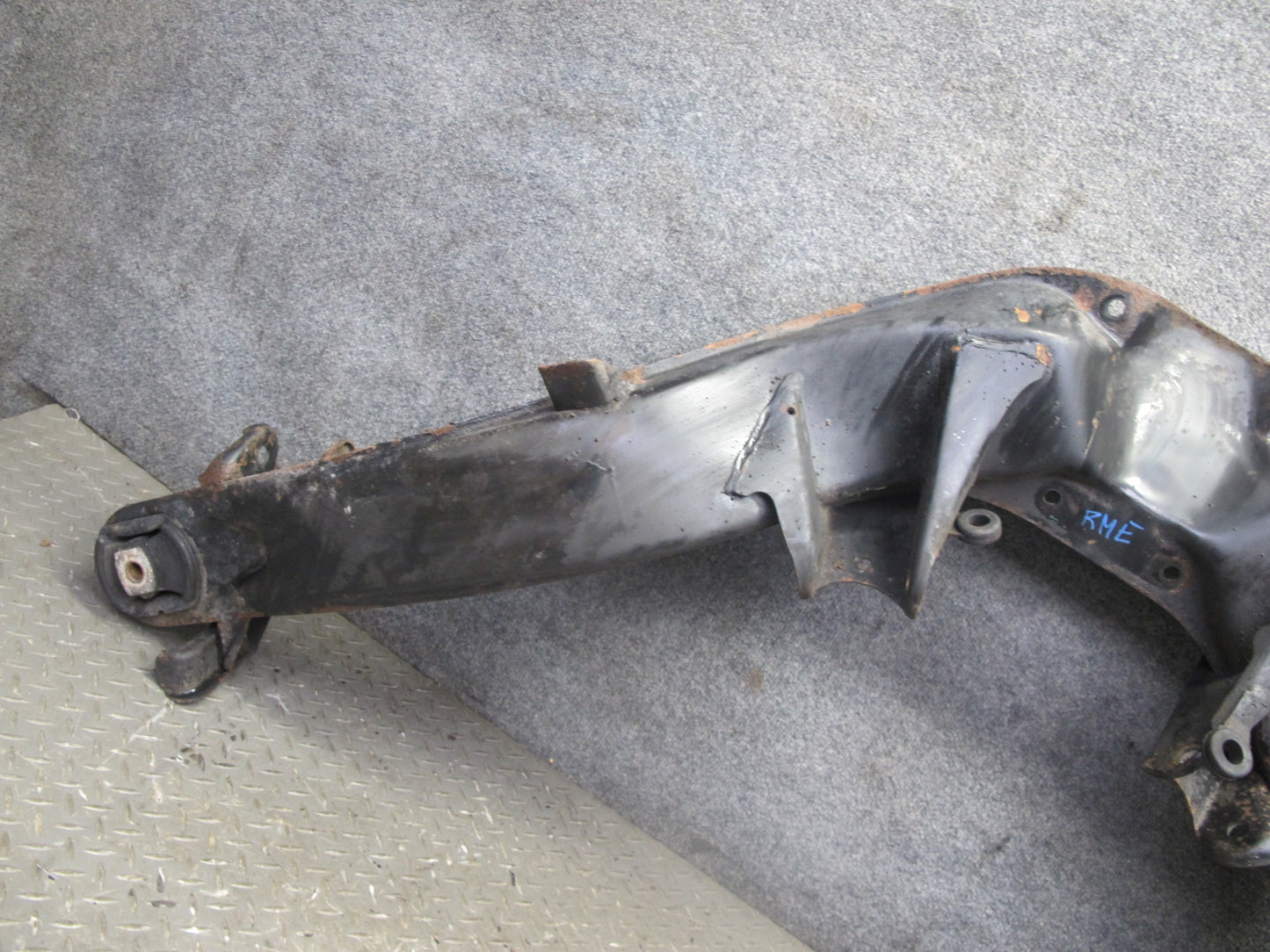 77-85 Mercedes W123 300D Rear Suspension Subframe Frame Crossmember Carrier OEM