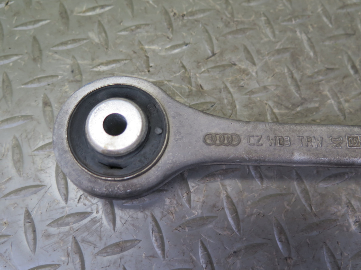 08-17 Audi 8T A5 S5 Front Left Upper Control Arm Set OEM