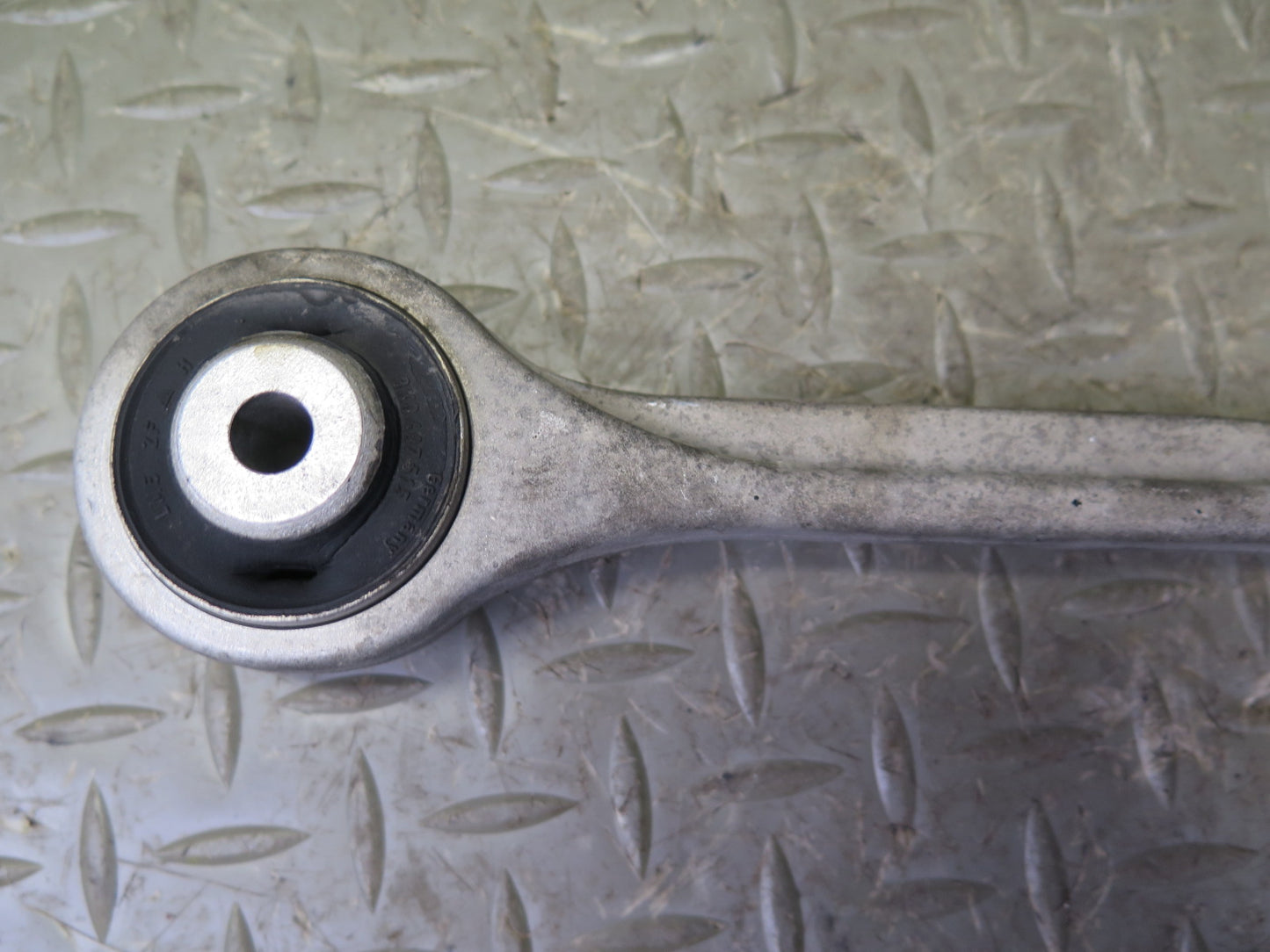 08-17 Audi 8T A5 S5 Front Left Upper Control Arm Set OEM