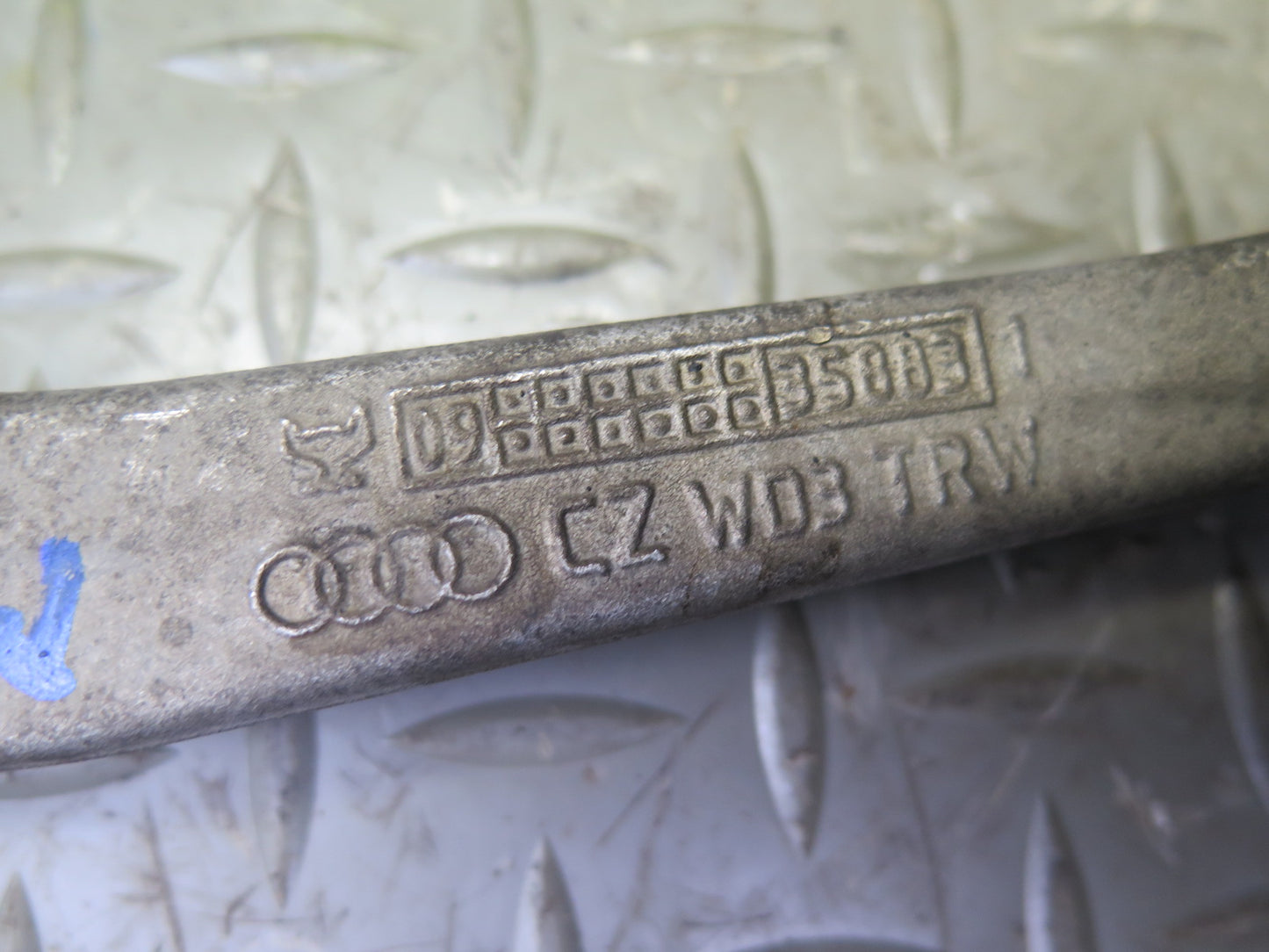 08-17 Audi 8T A5 S5 Front Left Upper Control Arm Set OEM