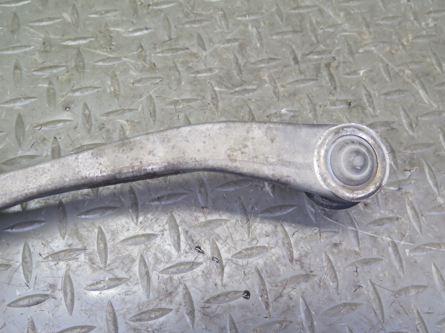 08-17 Audi 8T A5 S5 Front Left Upper Control Arm Set OEM