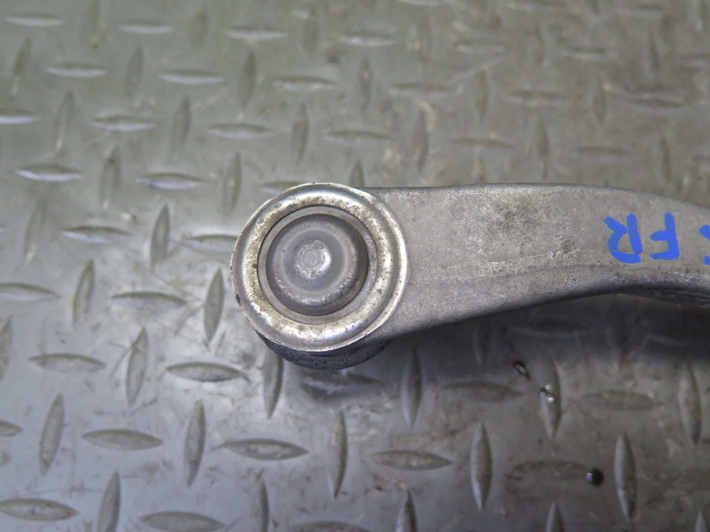 08-17 Audi 8T A5 S5 Front Right Upper Control Arm Set OEM