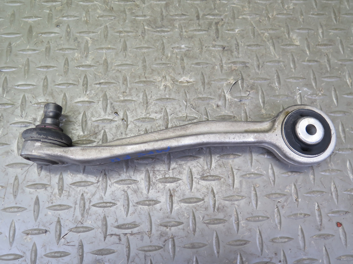 08-17 Audi 8T A5 S5 Front Right Upper Control Arm Set OEM