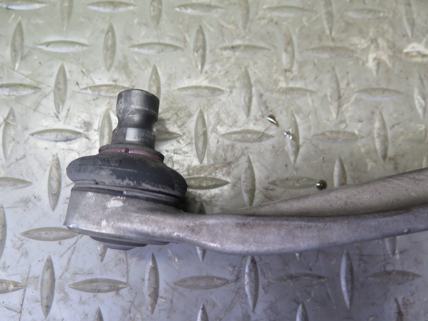 08-17 Audi 8T A5 S5 Front Right Upper Control Arm Set OEM