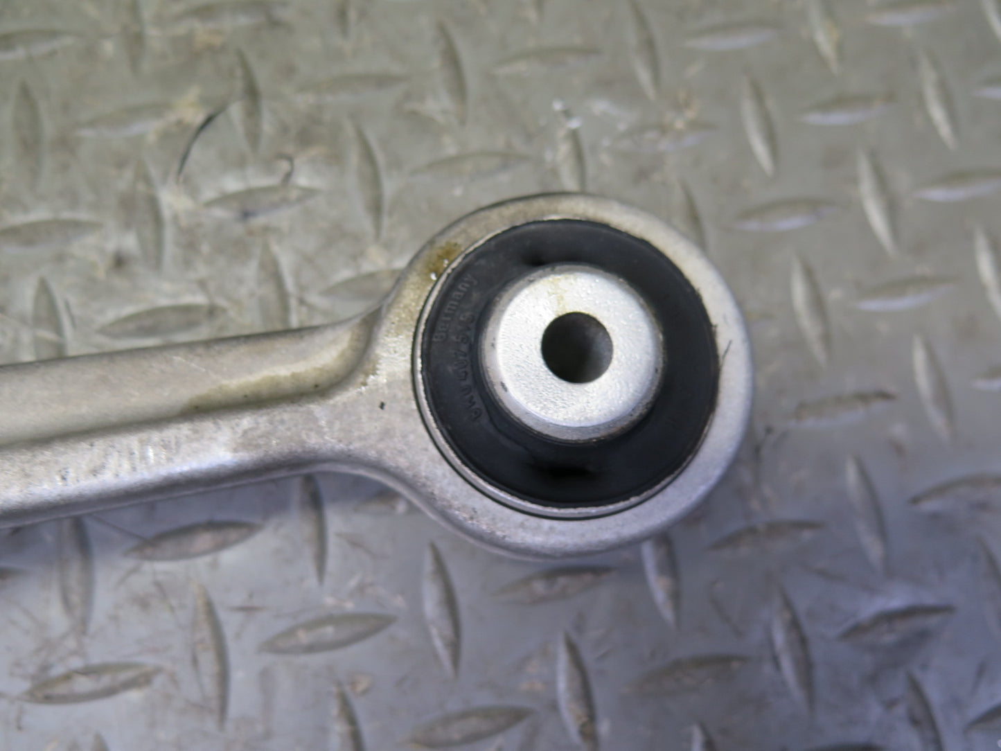 08-17 Audi 8T A5 S5 Front Right Upper Control Arm Set OEM