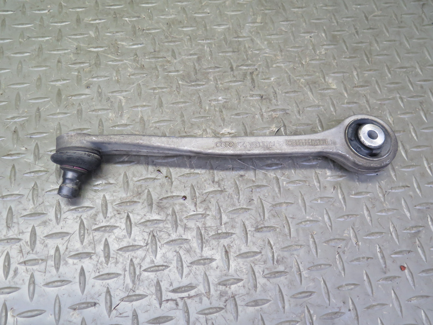 08-17 Audi 8T A5 S5 Front Right Upper Control Arm Set OEM