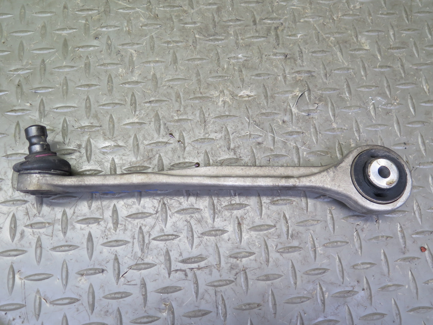 08-17 Audi 8T A5 S5 Front Right Upper Control Arm Set OEM