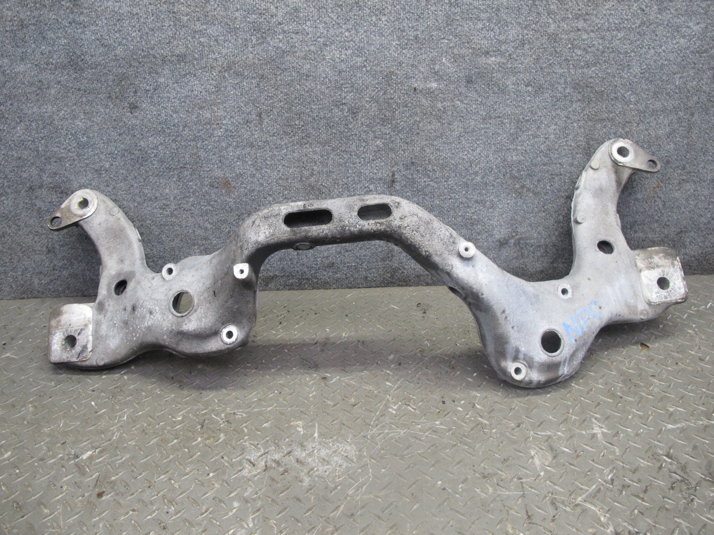2011-2018 Porsche Cayenne S 958 4.8L Front Suspension Engine Carrier Crossmember