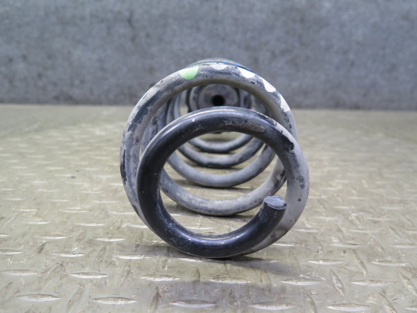 08-12 Audi 8T S5 4.2L Coupe AWD Rear Left & Right Coil Spring w Bushing Set OEM