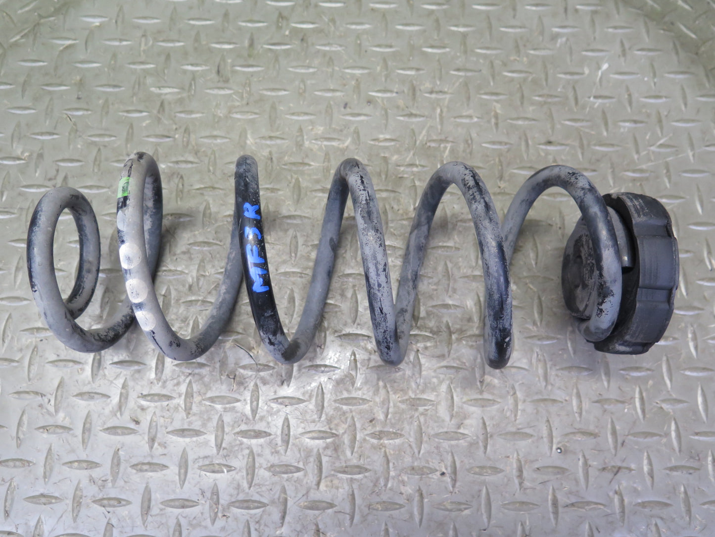 08-12 Audi 8T S5 4.2L Coupe AWD Rear Left & Right Coil Spring w Bushing Set OEM