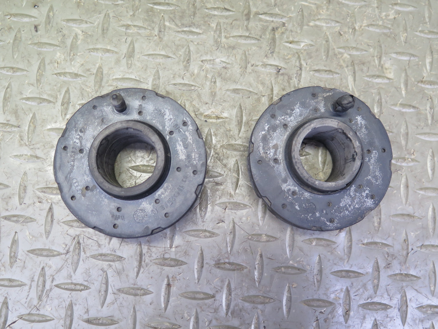 08-12 Audi 8T S5 4.2L Coupe AWD Rear Left & Right Coil Spring w Bushing Set OEM