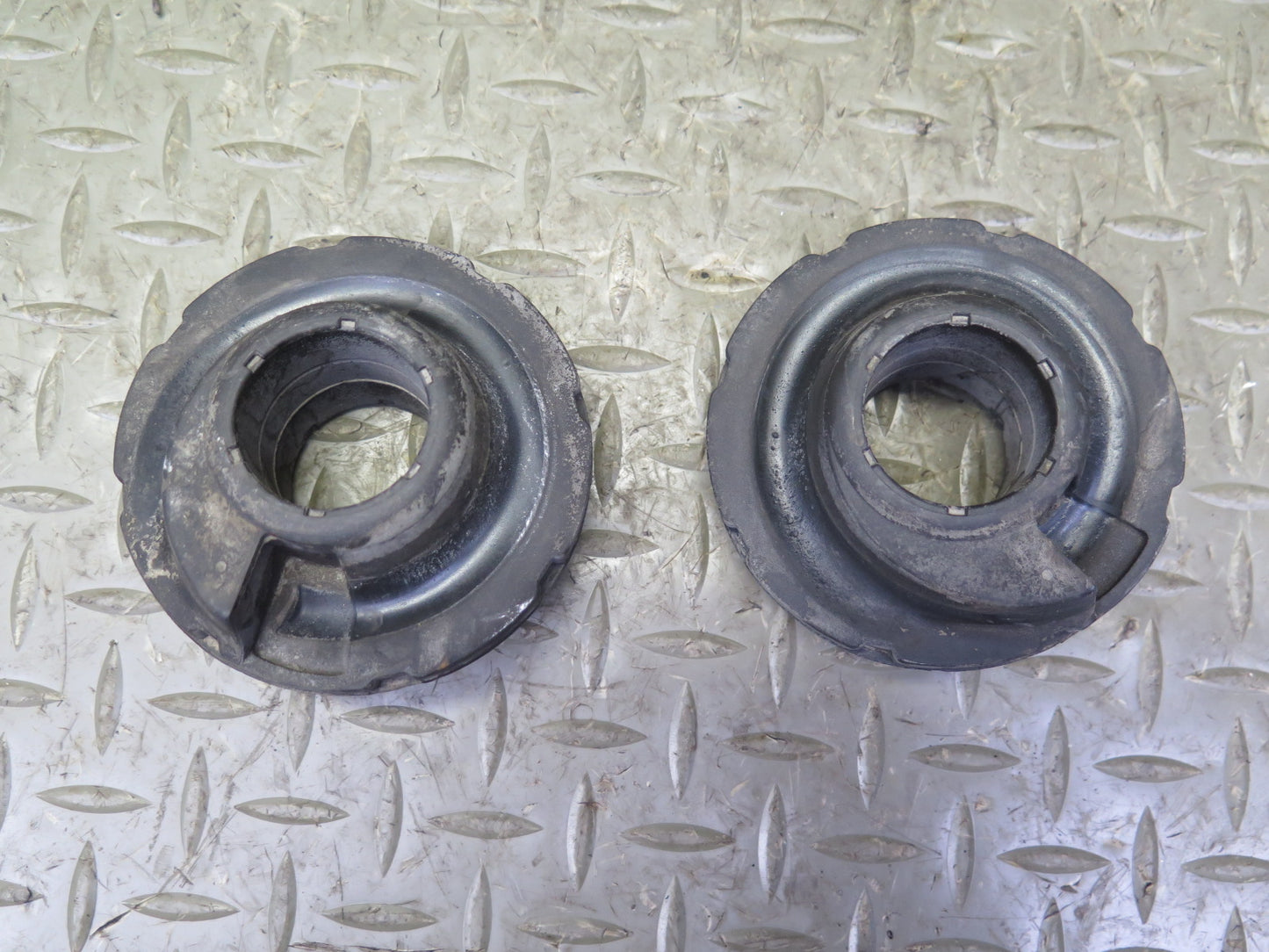 08-12 Audi 8T S5 4.2L Coupe AWD Rear Left & Right Coil Spring w Bushing Set OEM