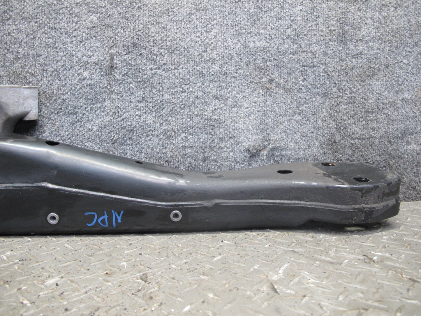 2011-2014 Porsche Cayenne 958 Transmission Support Mount Bracket Carrier