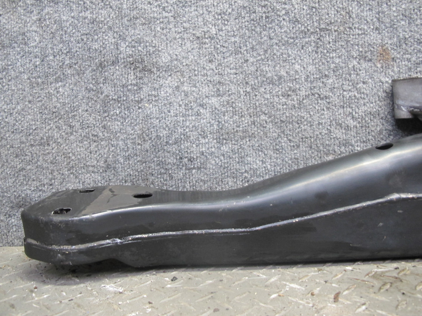 2011-2014 Porsche Cayenne 958 Transmission Support Mount Bracket Carrier