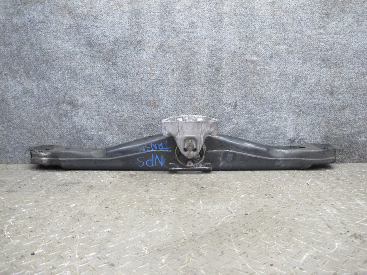 2011-2014 Porsche Cayenne 958 Transmission Support Mount Bracket Carrier