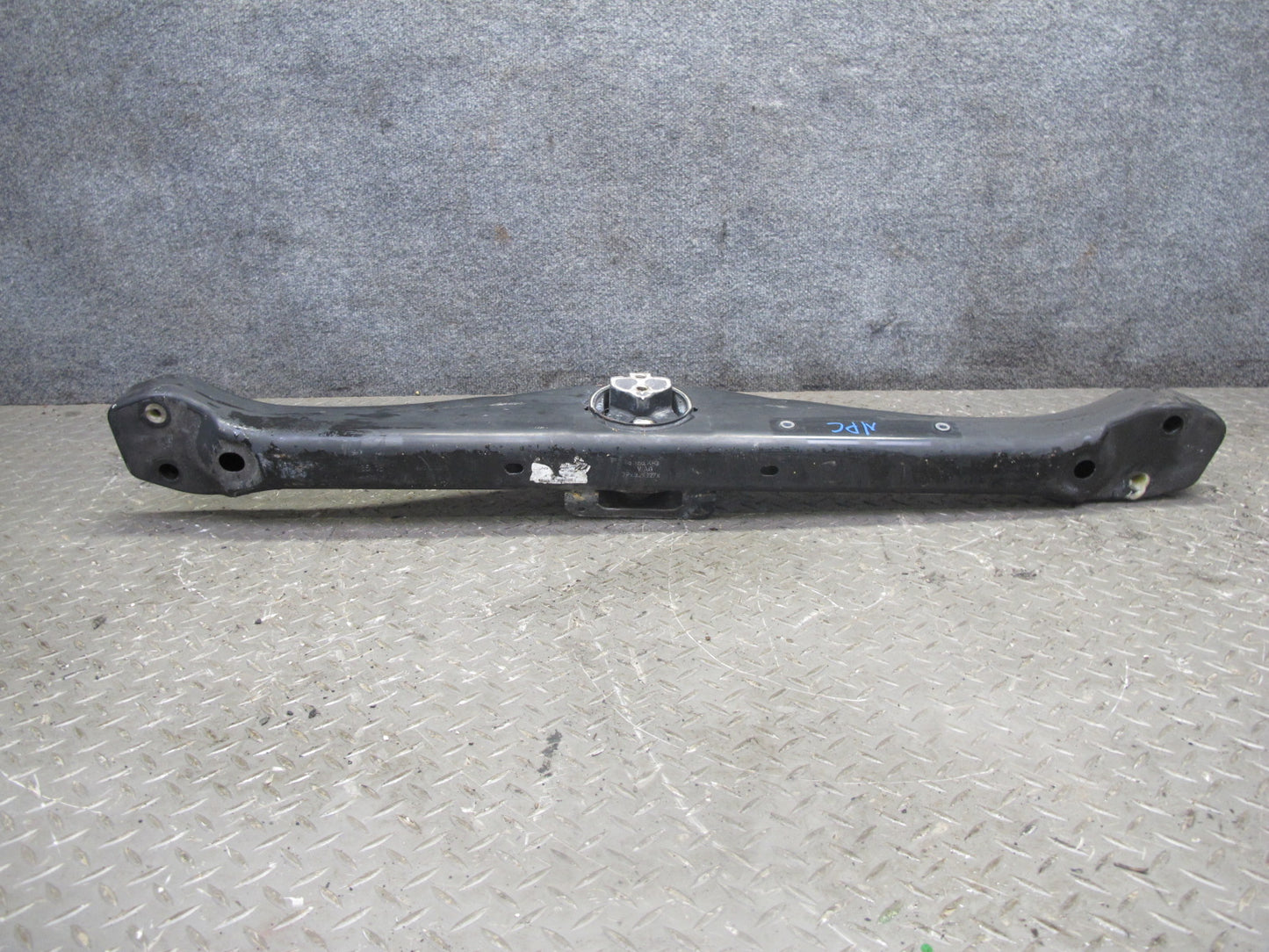 2011-2014 Porsche Cayenne 958 Transmission Support Mount Bracket Carrier