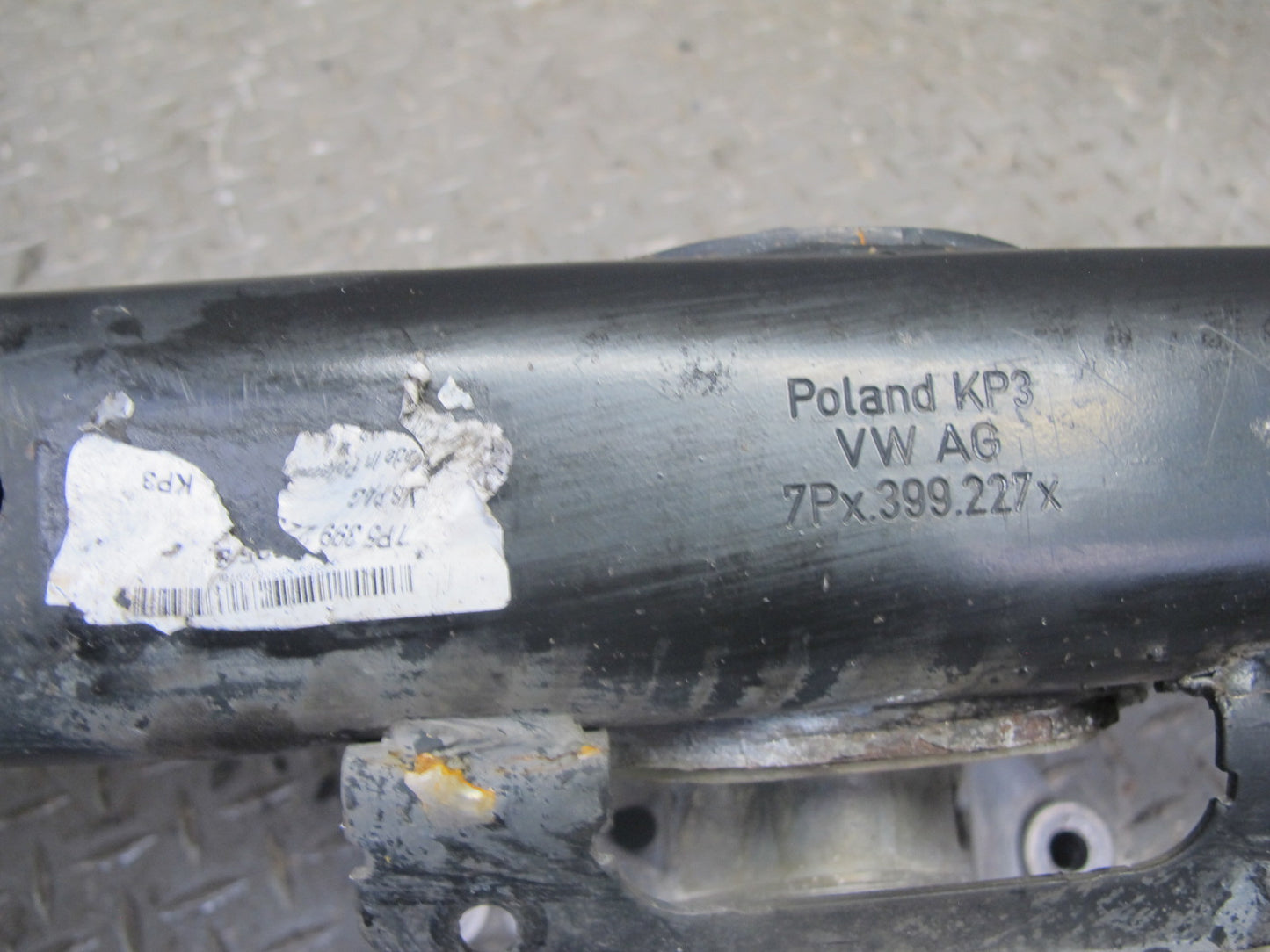 2011-2014 Porsche Cayenne 958 Transmission Support Mount Bracket Carrier