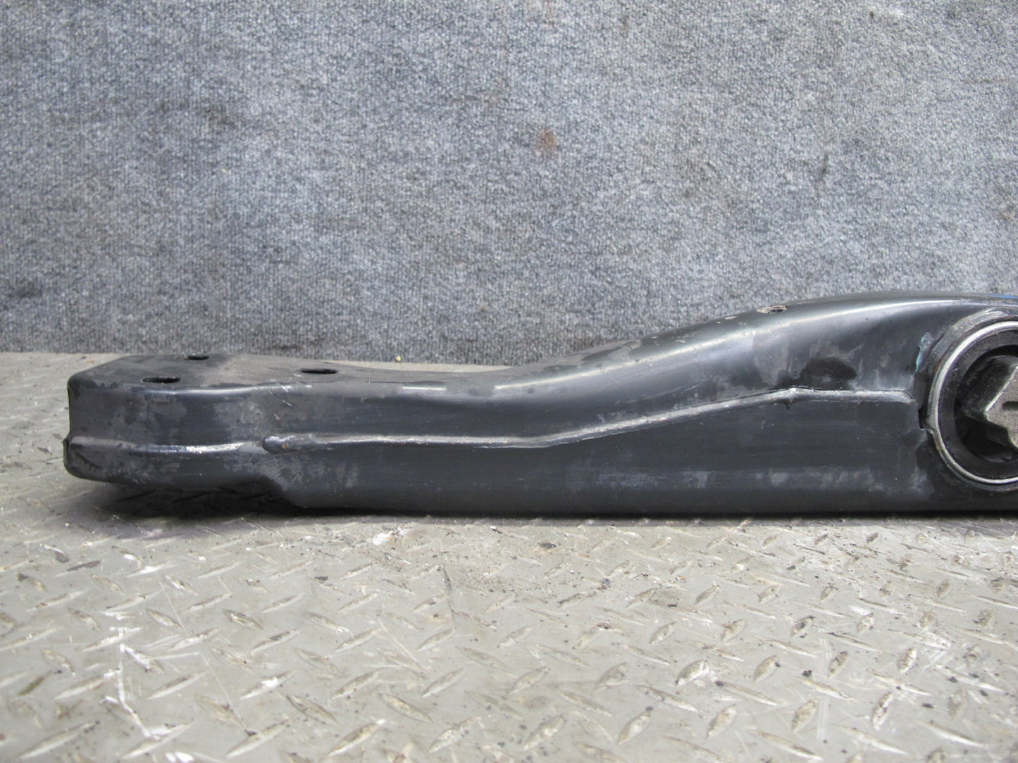 2011-2014 Porsche Cayenne 958 Transmission Support Mount Bracket Carrier