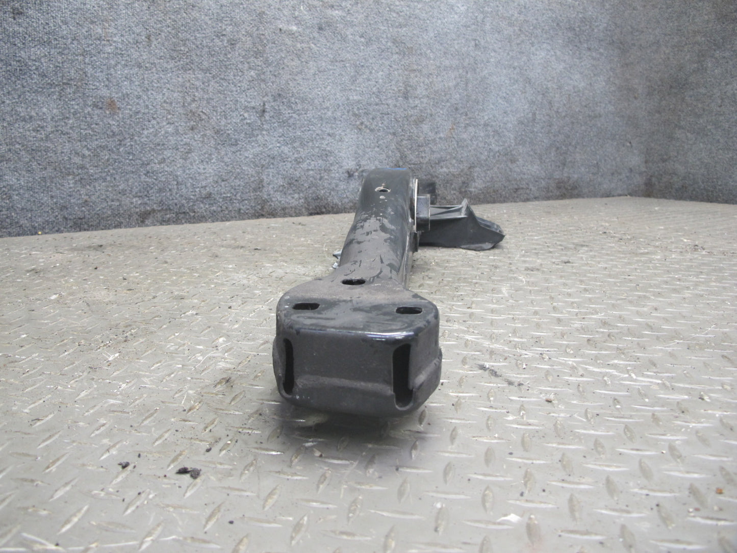 2011-2014 Porsche Cayenne 958 Transmission Support Mount Bracket Carrier