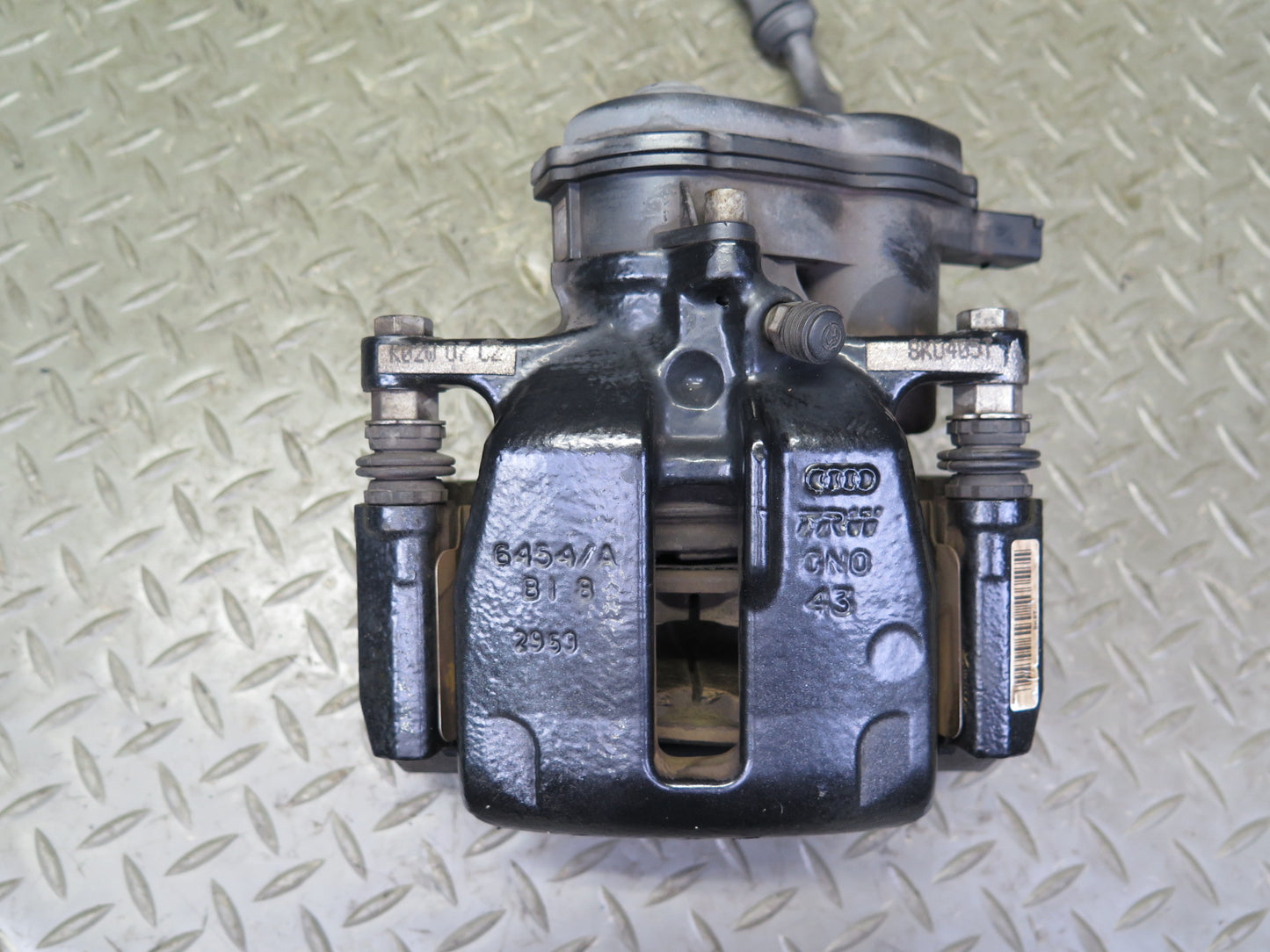 08-12 Audi B8 S5 4.2L AWD Set of 2 Rear Left & Right Brake Caliper 101K Mile OEM