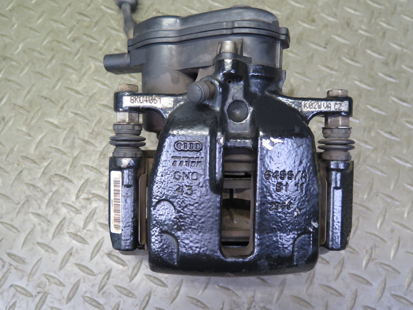 08-12 Audi B8 S5 4.2L AWD Set of 2 Rear Left & Right Brake Caliper 101K Mile OEM