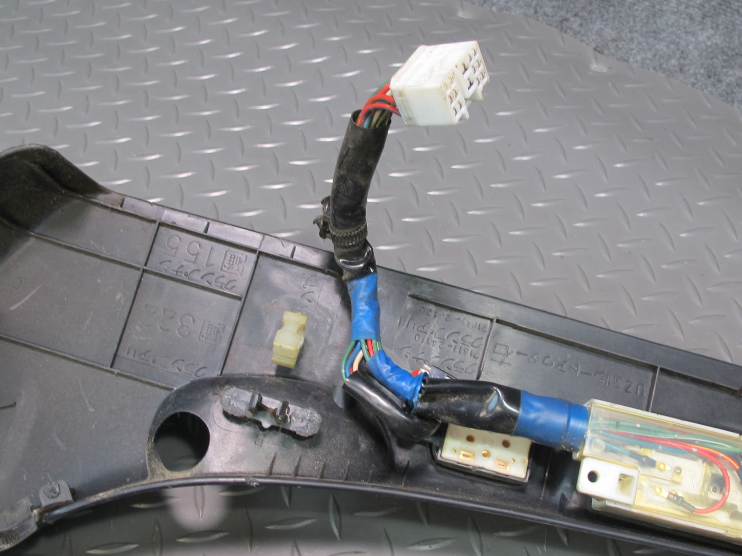 95-00 Lexus JZZ31L SC400 SC300 Front Right Seat Lower Trim w Switches Black OEM