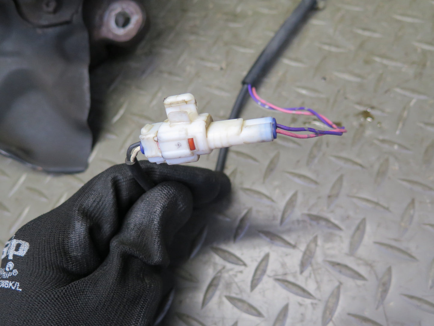 98-00 Lexus UCF20L LS400 Front Left Spindle Knuckle Wheel Hub Bearing 102K OEM