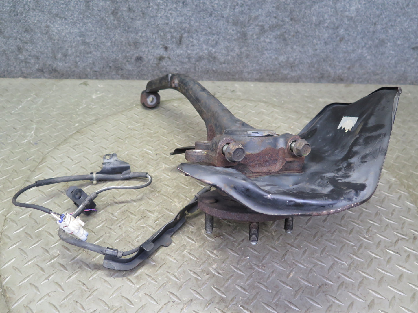 98-00 Lexus UCF20L LS400 Front Left Spindle Knuckle Wheel Hub Bearing 102K OEM