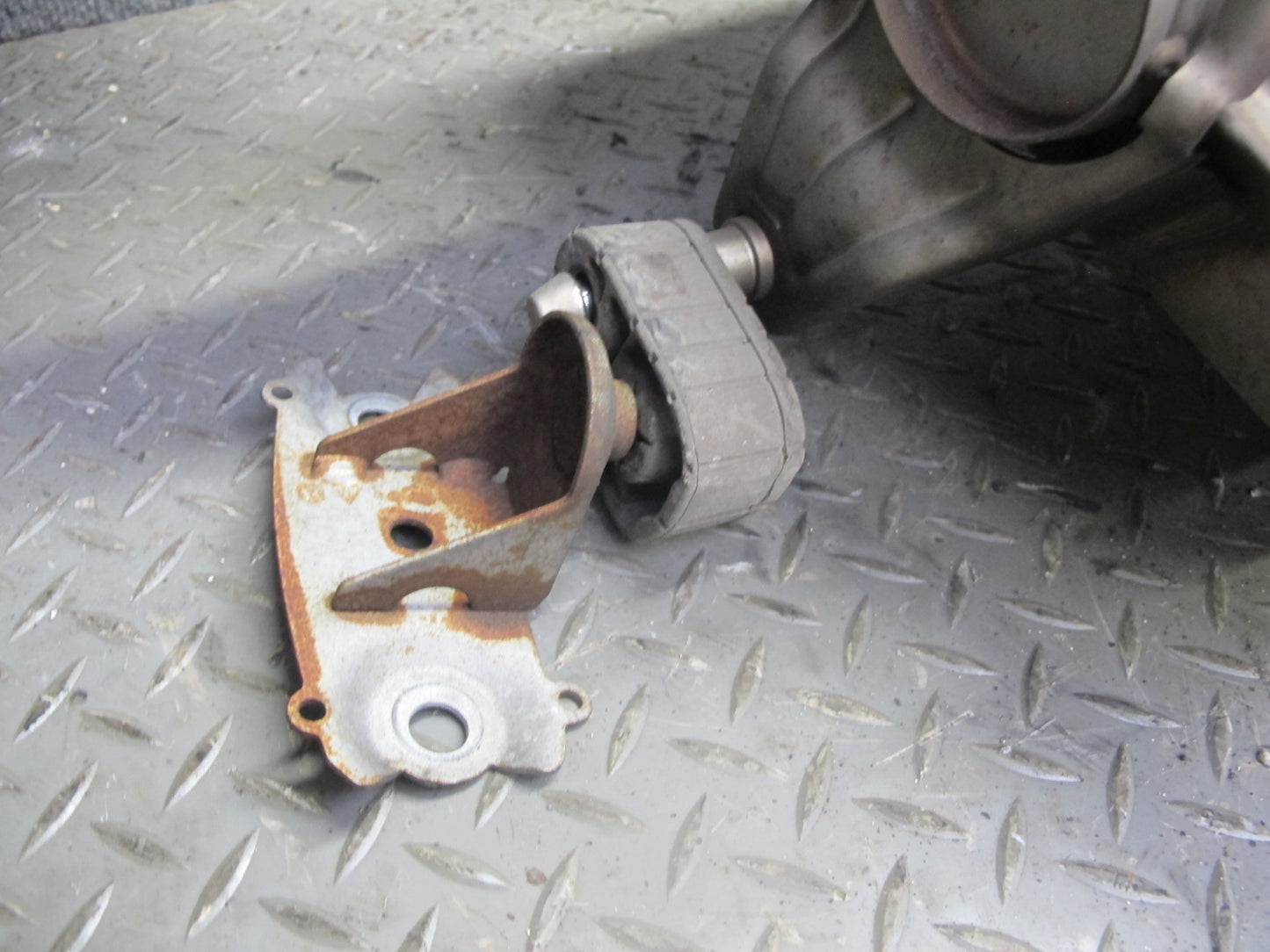 2011-2014 Porsche Cayenne S 958 4.8L NON Turbo Dual Exhaust Muffler W/ Tips