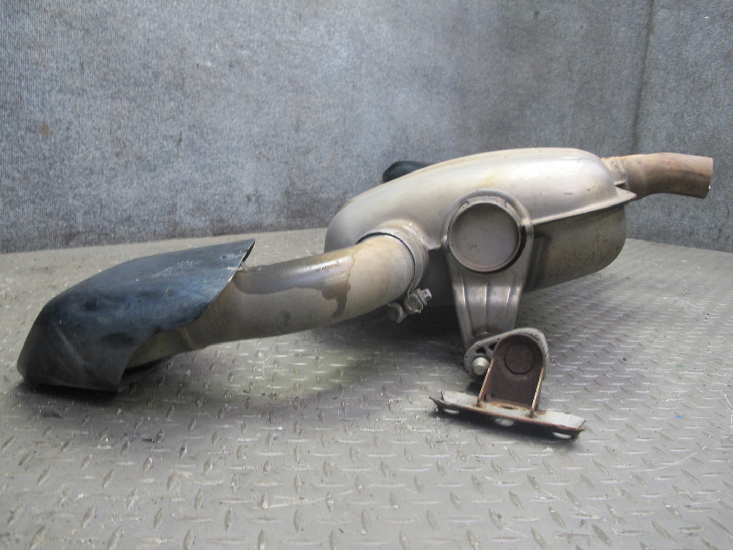 2011-2014 Porsche Cayenne S 958 4.8L NON Turbo Dual Exhaust Muffler W/ Tips