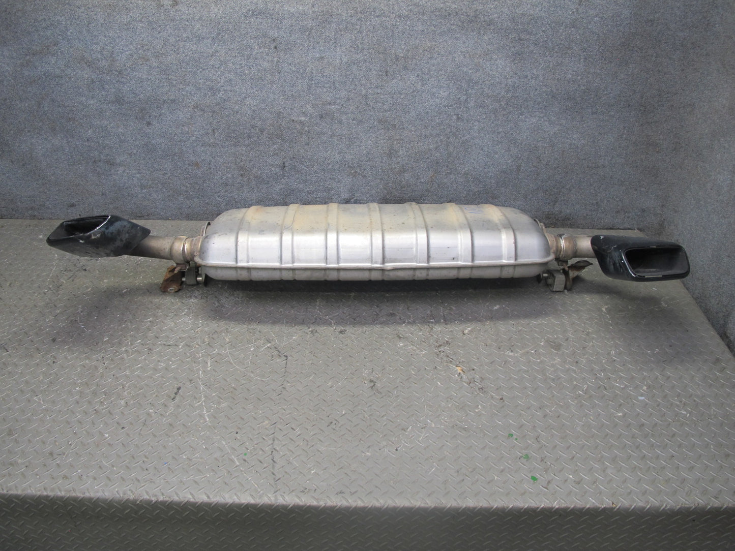 2011-2014 Porsche Cayenne S 958 4.8L NON Turbo Dual Exhaust Muffler W/ Tips