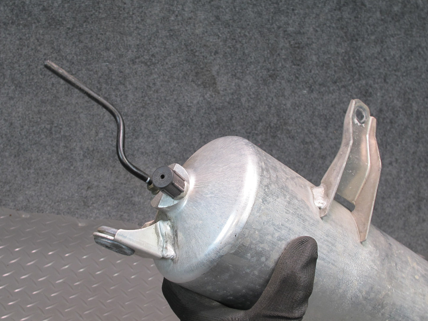 2011-2018 Porsche Cayenne 958 Air Suspension Tank Reservoir 7P0616201A