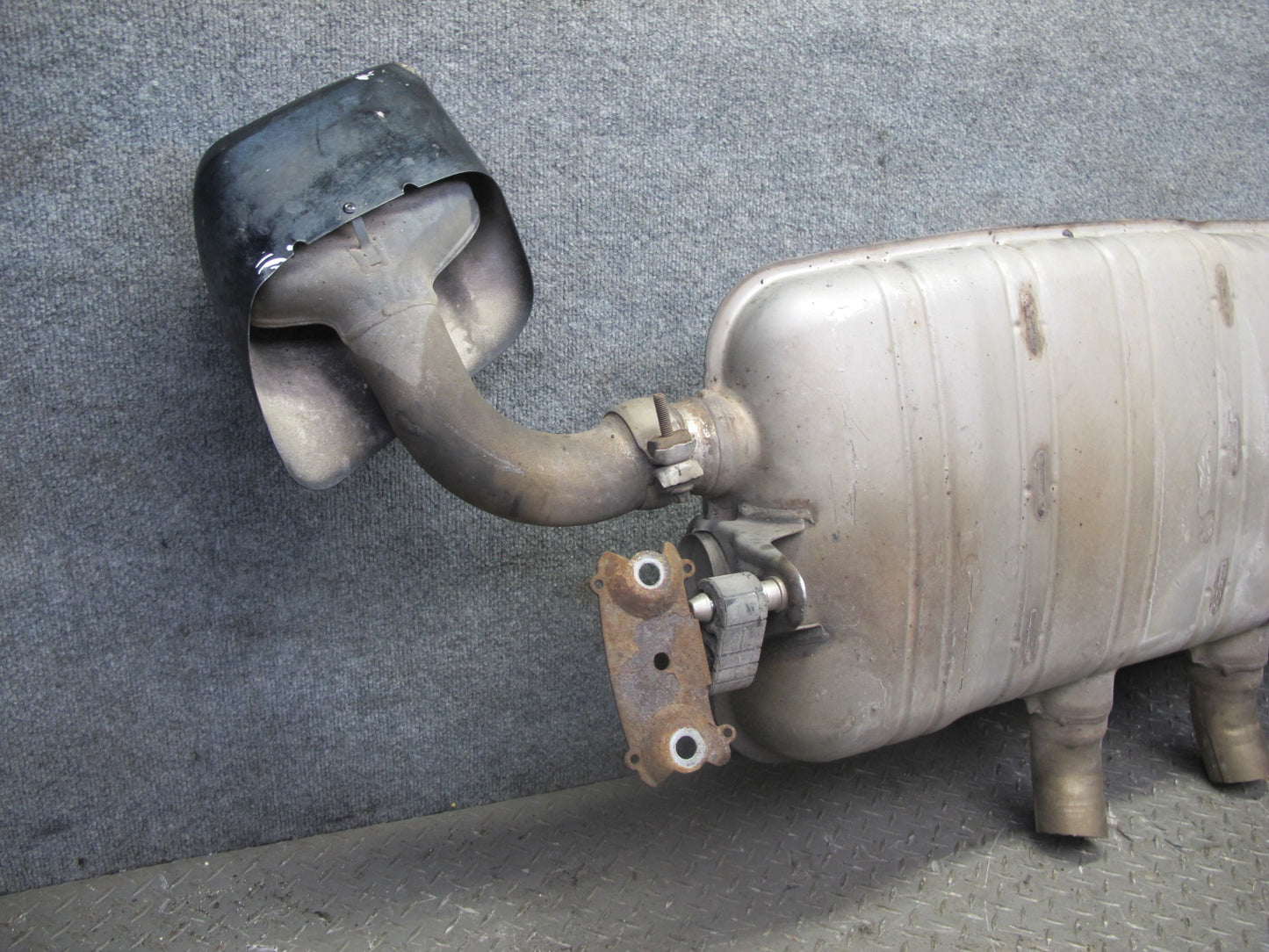 2011-2014 Porsche Cayenne S 958 4.8L NON Turbo Dual Exhaust Muffler W/ Tips