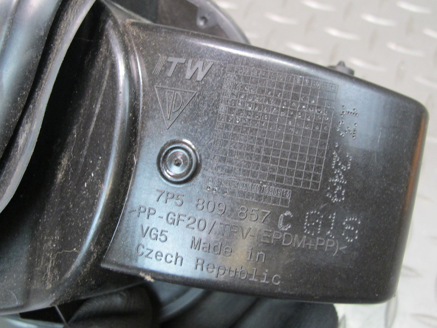 2011-2018 Porsche Cayenne 958 Fuel Gas Tank Filler Door Lid Cover Black