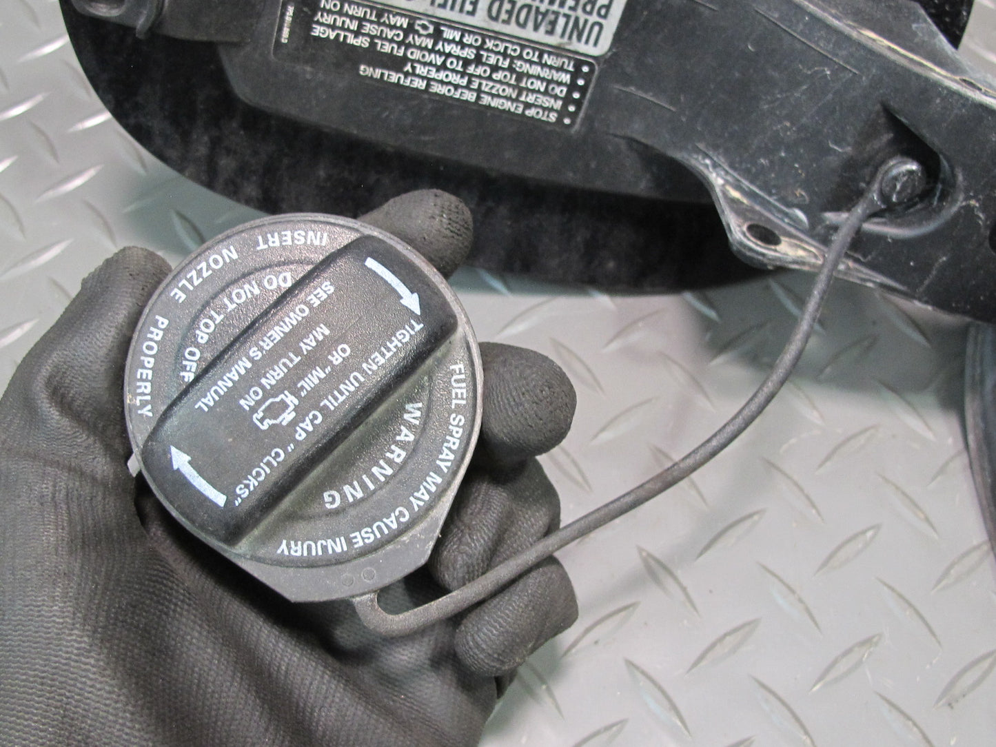 2011-2018 Porsche Cayenne 958 Fuel Gas Tank Filler Door Lid Cover Black