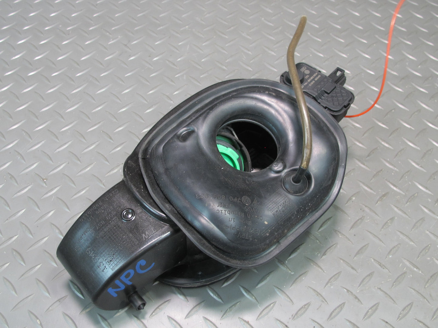 2011-2018 Porsche Cayenne 958 Fuel Gas Tank Filler Door Lid Cover Black