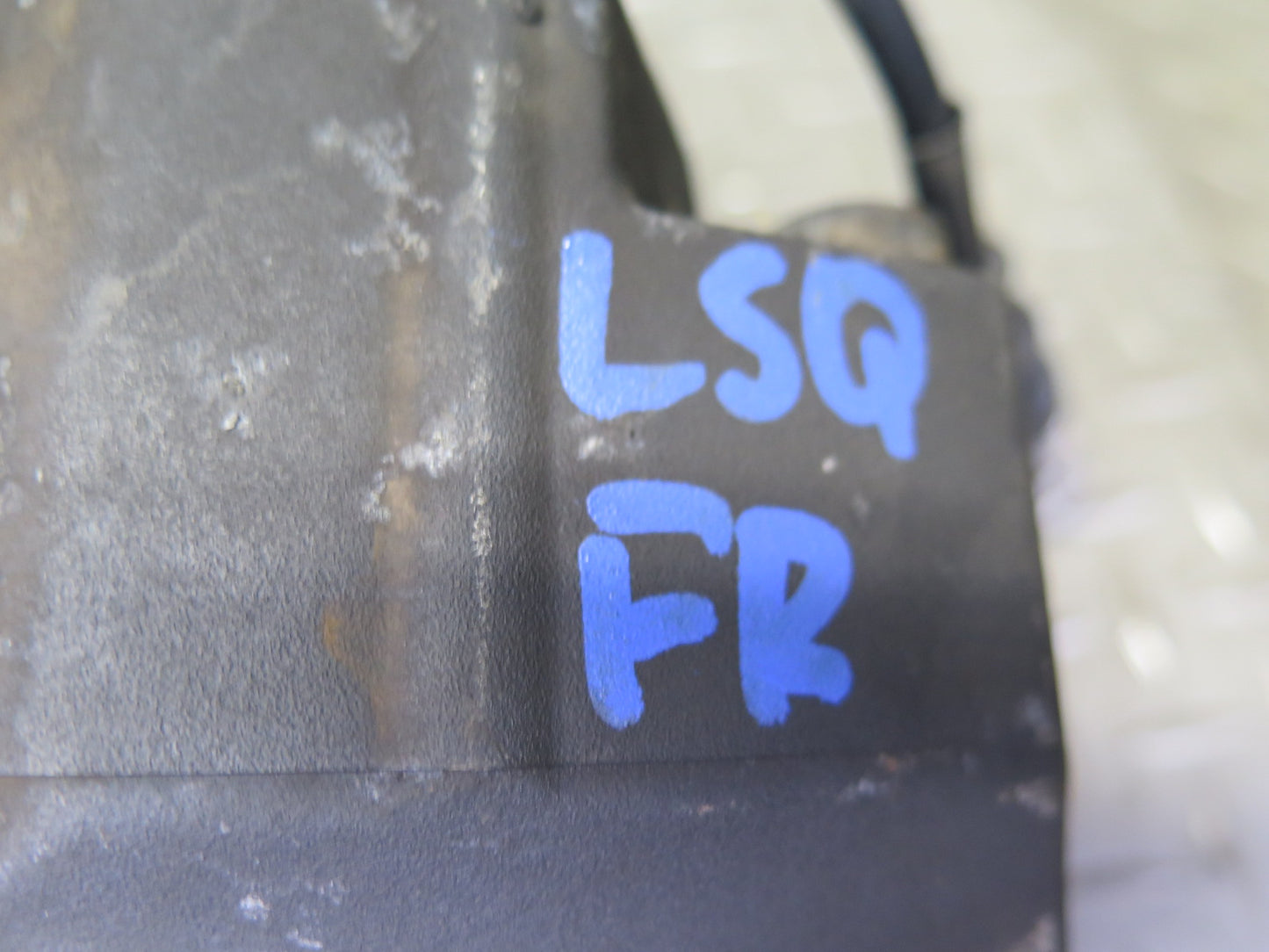 95-00 Lexus UCF20L LS400 Set of 2 Front Left Right Brake Caliper Sumitomo OEM