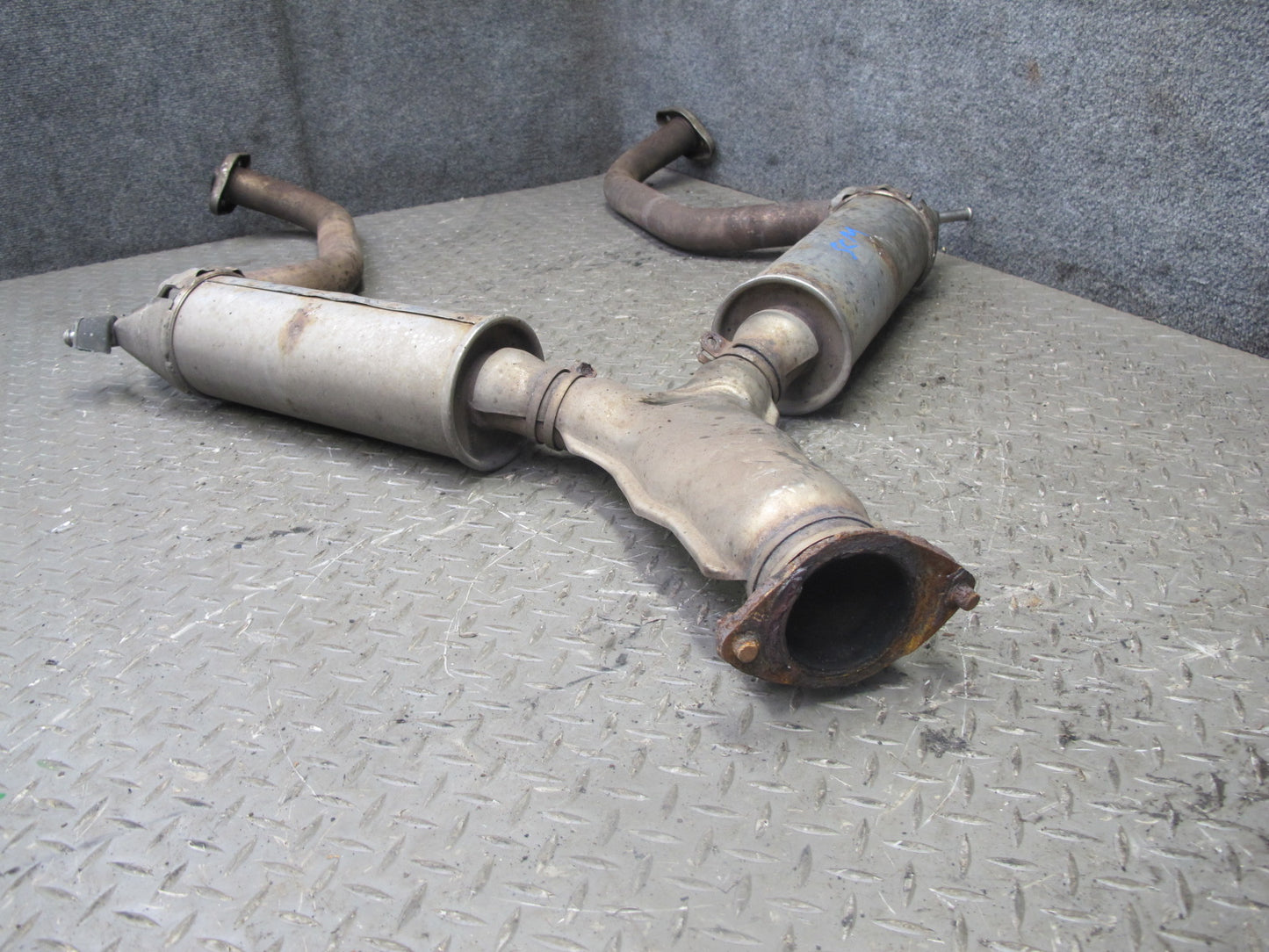 92-97 Lexus UZZ30L SC400 Rear Exhaust Pipe Resonator OEM