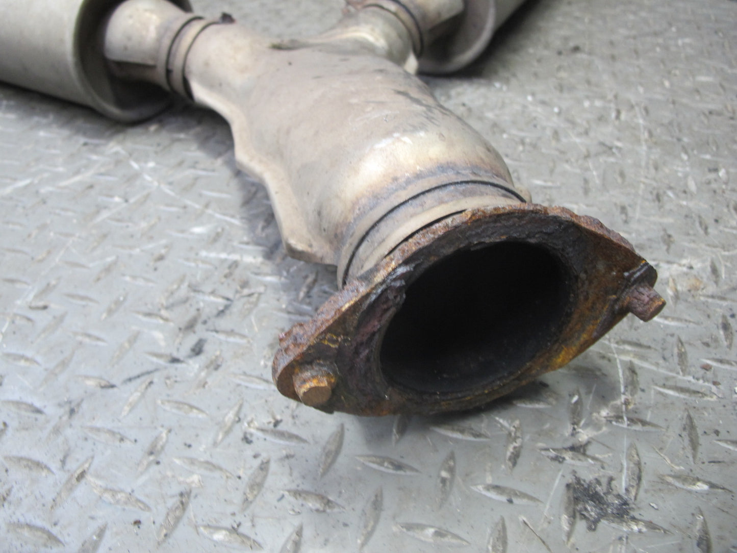 92-97 Lexus UZZ30L SC400 Rear Exhaust Pipe Resonator OEM