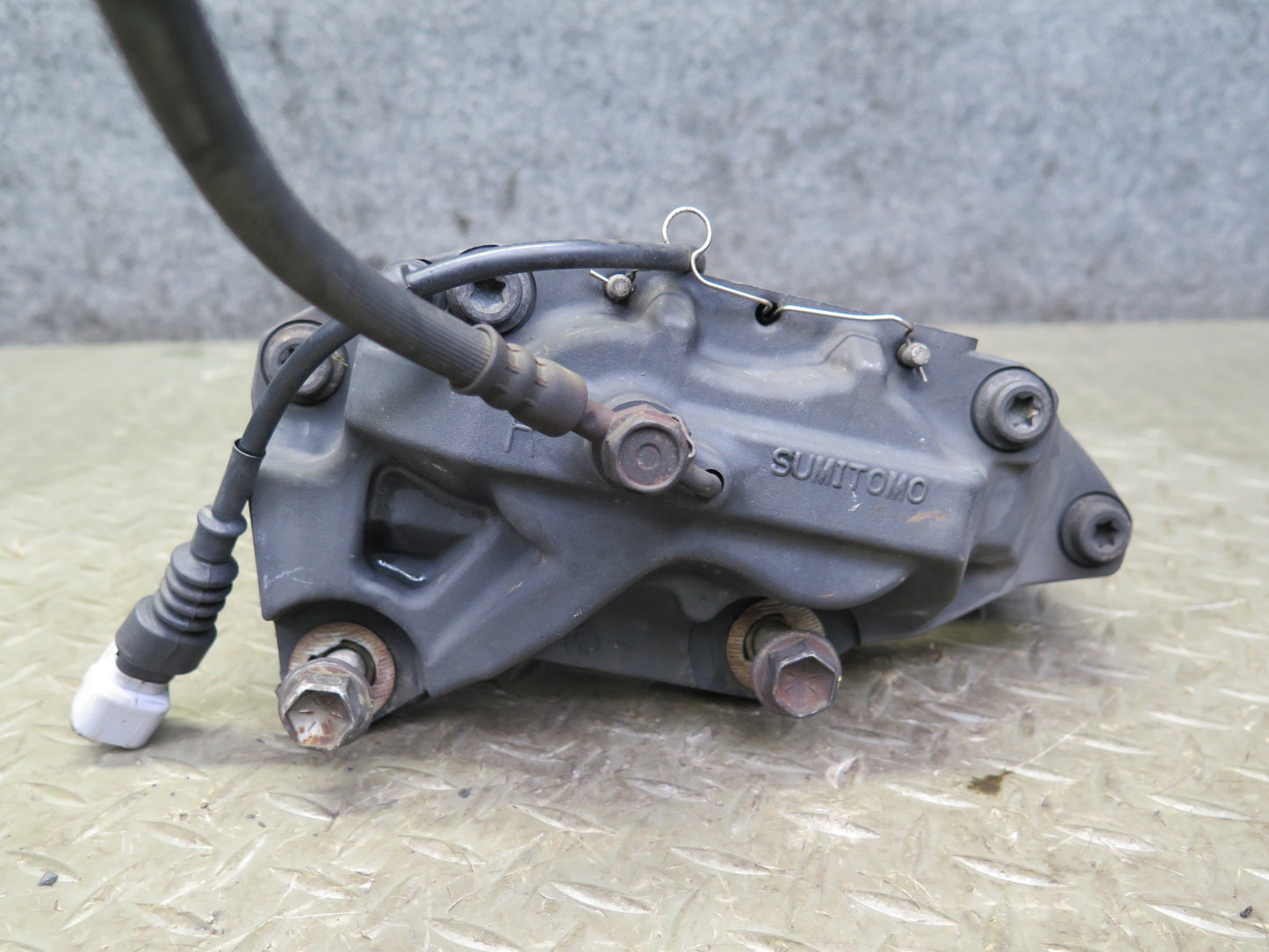 95-00 Lexus UCF20L LS400 Set of 2 Front Left Right Brake Caliper Sumitomo OEM