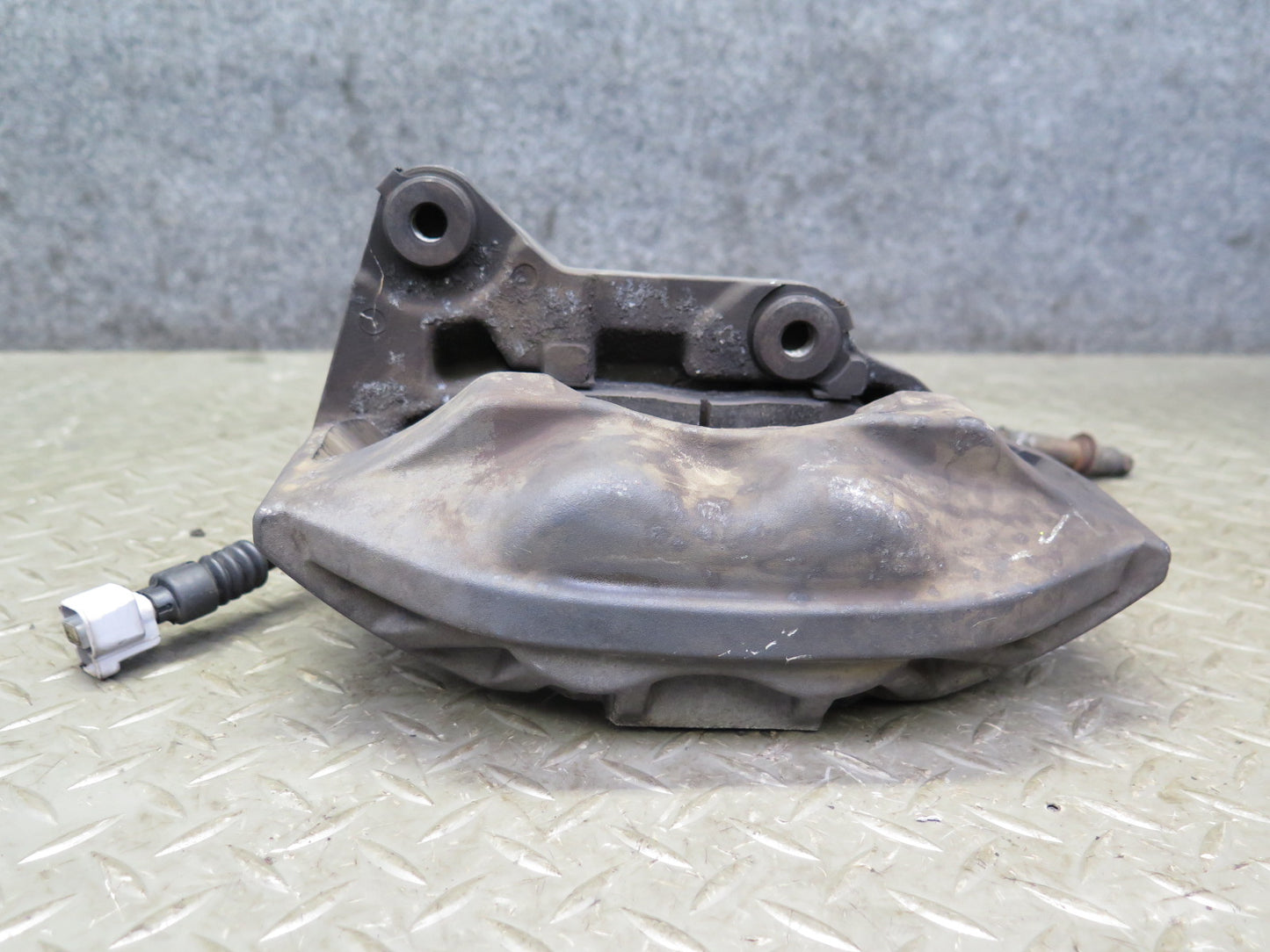 95-00 Lexus UCF20L LS400 Set of 2 Front Left Right Brake Caliper Sumitomo OEM