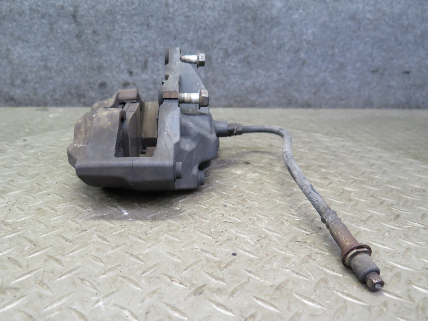 95-00 Lexus UCF20L LS400 Set of 2 Front Left Right Brake Caliper Sumitomo OEM