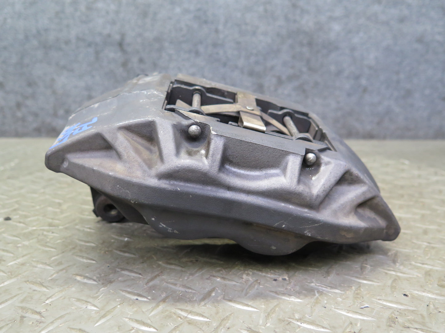 95-00 Lexus UCF20L LS400 Set of 2 Front Left Right Brake Caliper Sumitomo OEM